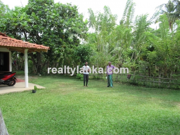 Property In walking Distance To The Beach